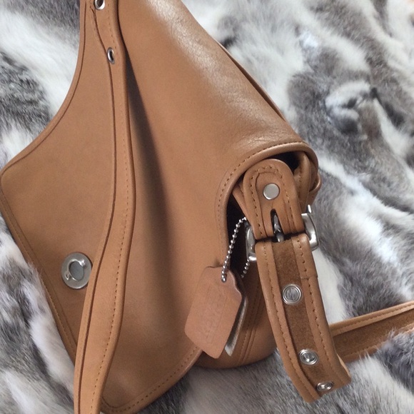 Coach Tan Crossbody Bag with Leather Material and Flap Closure - Picture 8 of 8